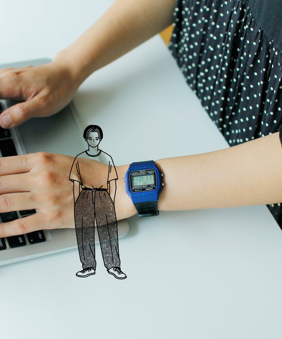 フェリシモコレクション|このごろ meets CASIO 推しカシ　スターダストボーイ〈F-91WM-2AJH〉|仕事中、ふと手もとに目線を落とすとそこには推しの姿が……
