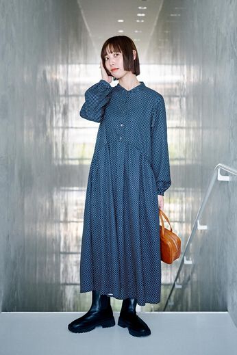 フェリシモコレクション | フェリシモプチ ロング丈 すっきり見え ドット ワンピース〈ネイビー〉