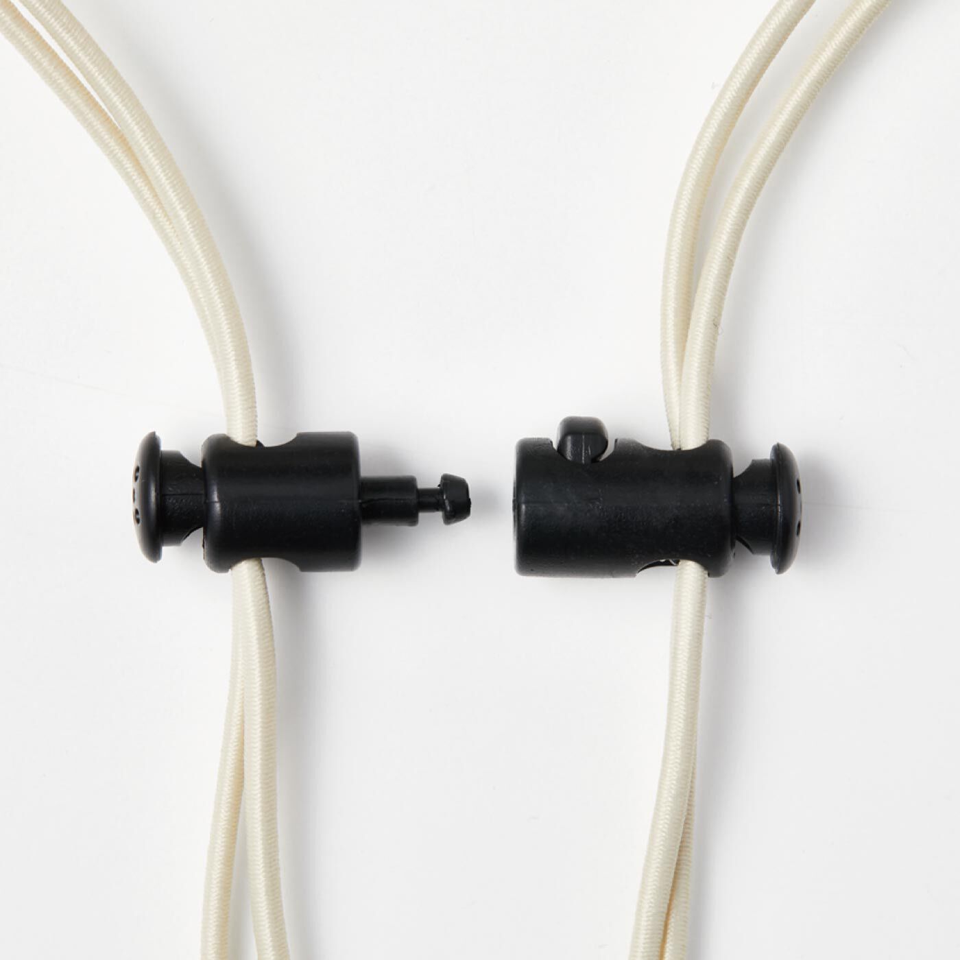 フェリシモコレクション|ミニチュアライフの田中さんと作った　見立ての世界の一部になれる　カシューナッツのネックピロー