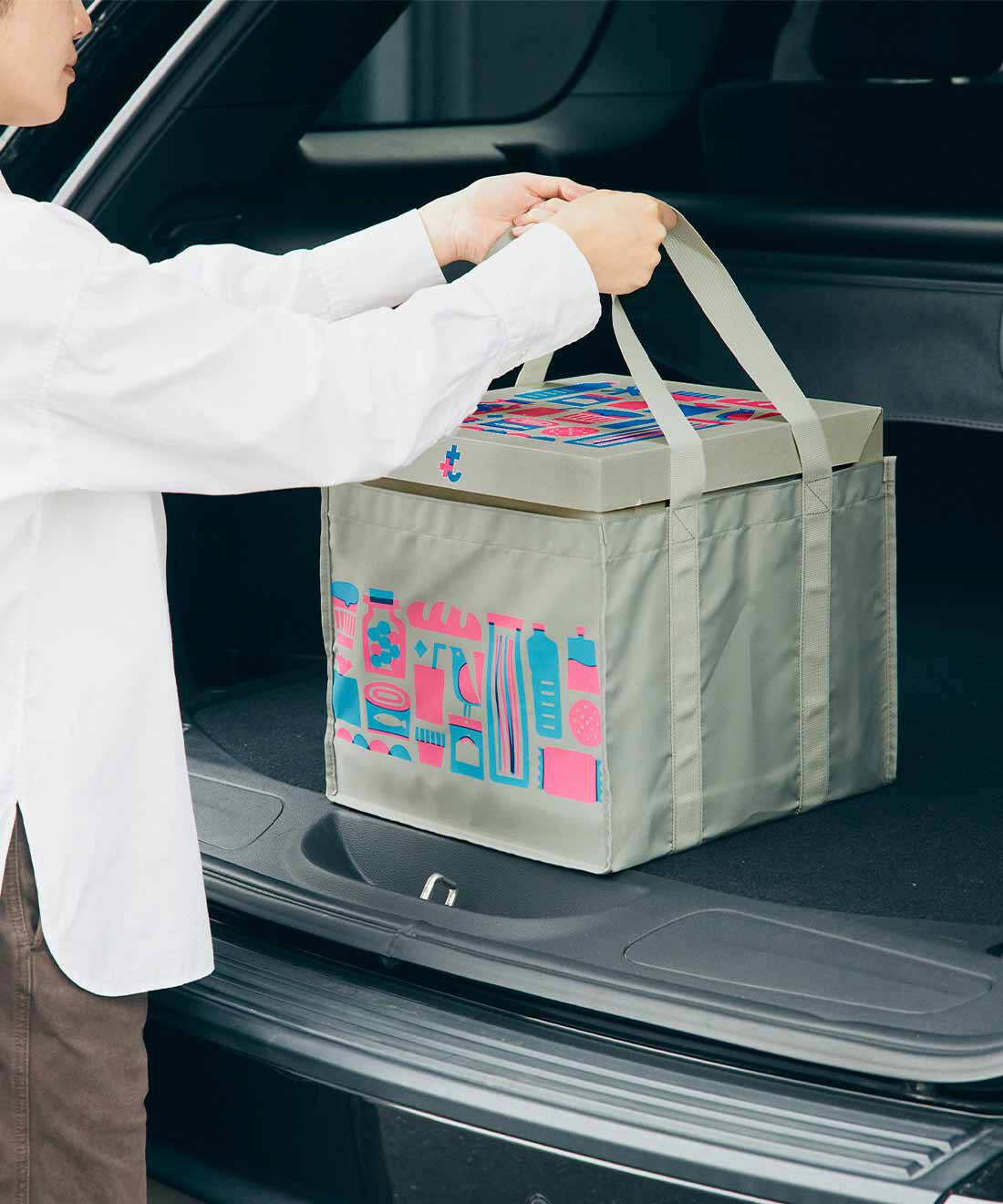 【8月分以降お届け】みんなのBOSAI もしもしも 車のお買い物に便利な保冷ボックスバッグ|車のトランクへの出し入れも取っ手があるからスムーズに。