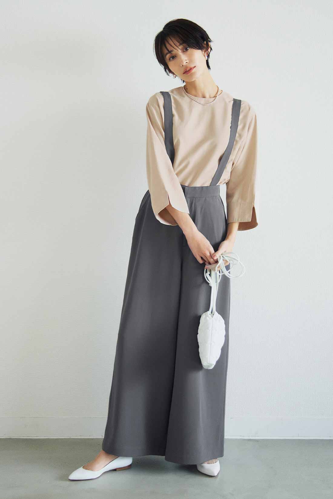 IEDIT|IEDIT[イディット]　小森美穂子さんコラボ きれいめブラウスとサスペンダー付きパンツのコーディネートセット〈ベージュ×グレー〉【コーデ買いキャンペーン】