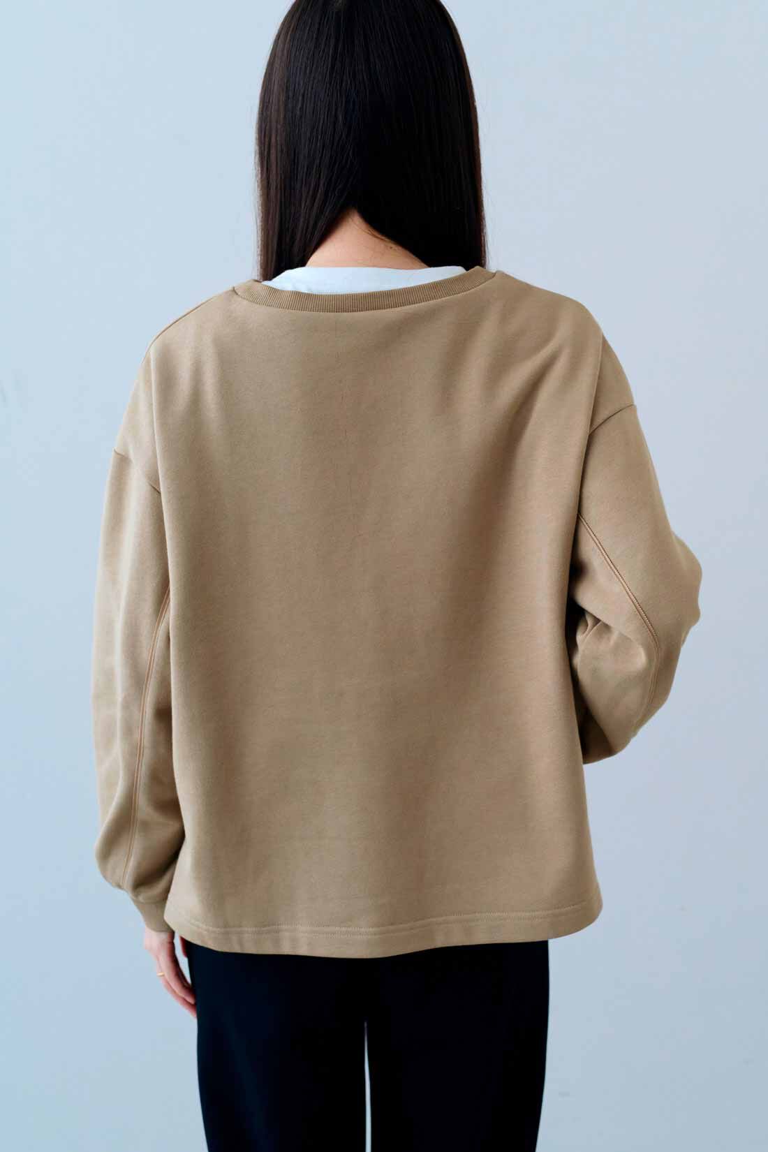 IEDIT|IEDIT[イディット]　白をはさんで顔うつりGOOD！ グログラン遣いスウェットと白Tシャツのインナーチラ見せ重ね着セット