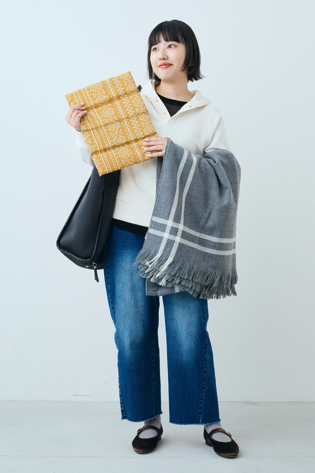 IEDIT|IEDIT[イディット]　ワガママ企画　感激！ライブも観戦も！軽やか素材で大容量　多ポケットで工夫がタップリ　スマートルックトートバッグ【WEB限定】|コンパクトざぶとんや防寒用のストールなども収納OK。