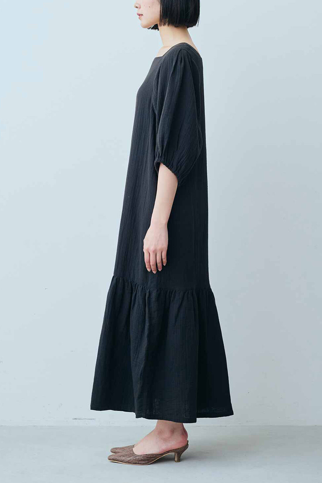 IEDIT|IEDIT[イディット]　福田麻琴さんコラボ コットン楊柳（ようりゅう）ダブルガーゼワンピース〈ブラック〉|モデル身長：164cm　着用サイズ：M