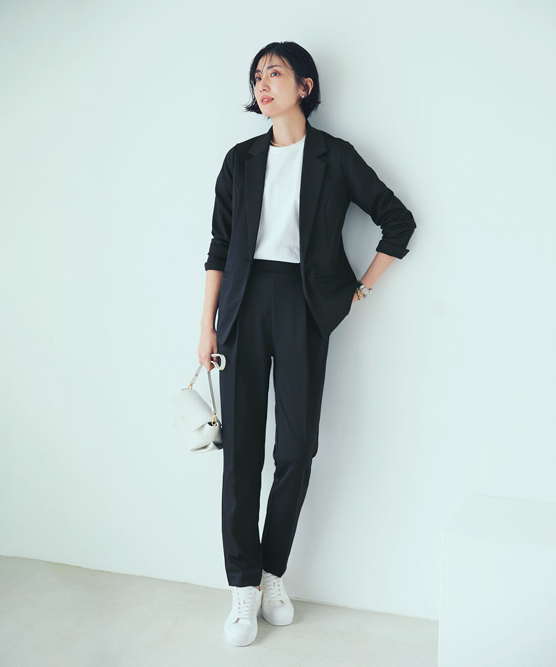 IEDIT|美ノビ バレエフィット テーパードパンツ〈ダークネイビー〉のコーディネート