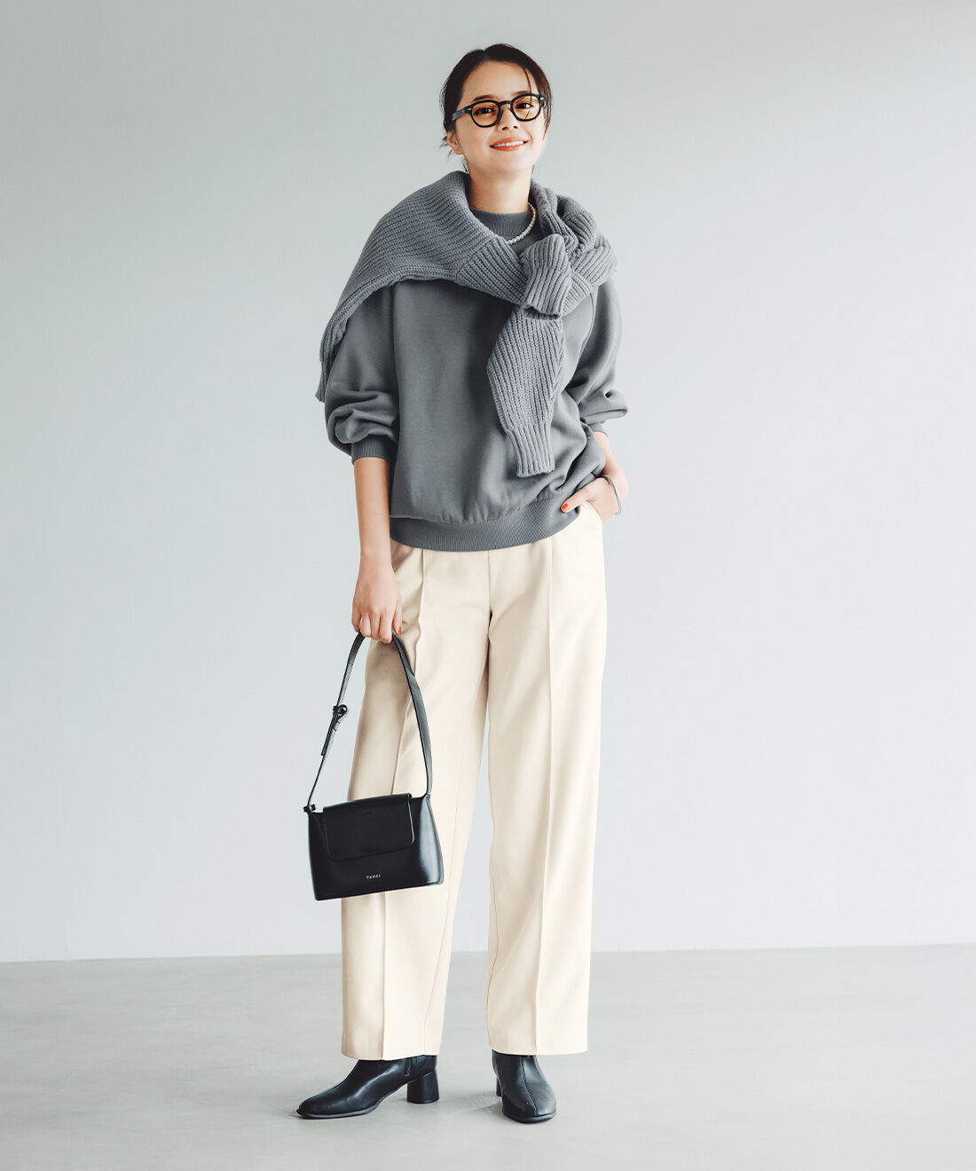 IEDIT|裏がとぅるすべ ほっと適温 きれい見え 撥水加工 UVカット パンツ〈オフホワイト〉のコーディネート