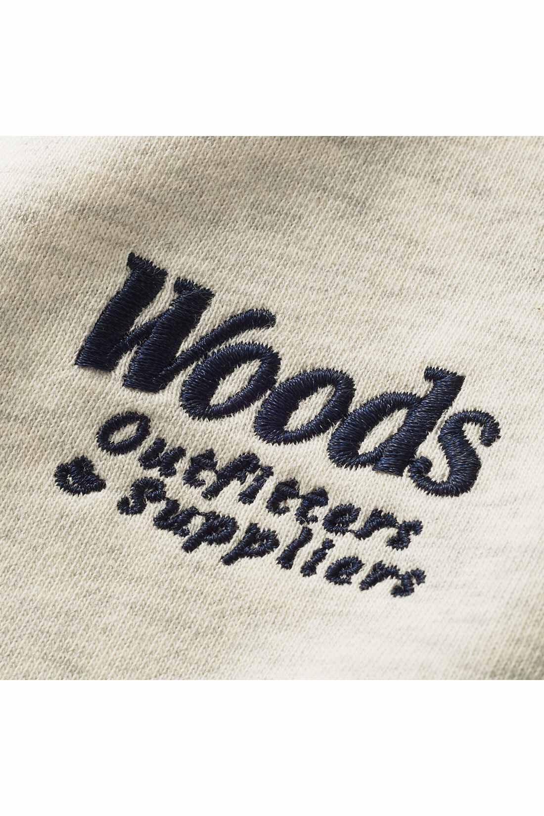 IEDIT|IEDIT[イディット]　WOODS コラボ 衿付き刺しゅうロゴスウェット|胸のロゴ刺しゅうがデザインポイントに。ヴィンテージライクな書体がレトロなニュアンスを演出。