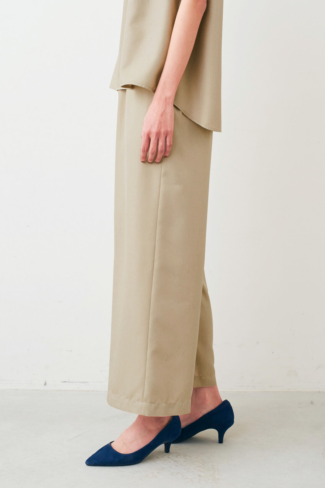 IEDIT|IEDIT[イディット]　落ち感ツイル素材が上品 スキッパー衿トップスとワイドパンツのきれいめセットアップ〈ベージュ〉