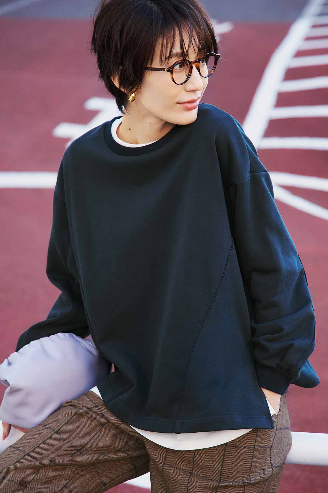IEDIT|IEDIT[イディット]　白をはさんで顔うつりGOOD！ グログラン遣いスウェットと白Tシャツのインナーチラ見せ重ね着セット