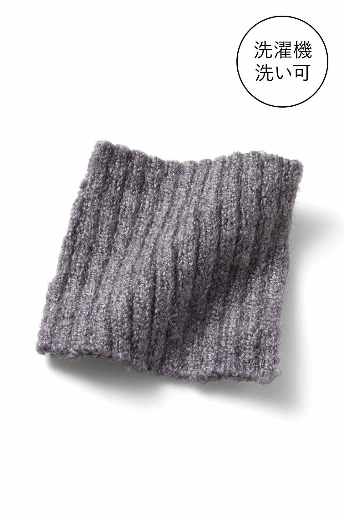 IEDIT|IEDIT[イディット]　マシンウォッシャブルがうれしい きほんのハイネックリブニットトップス〈チャコールブラウン〉|やさしい肌ざわりのもっちり素材。イージーケアもうれしいポイント。　※お届けするカラーとは異なります。