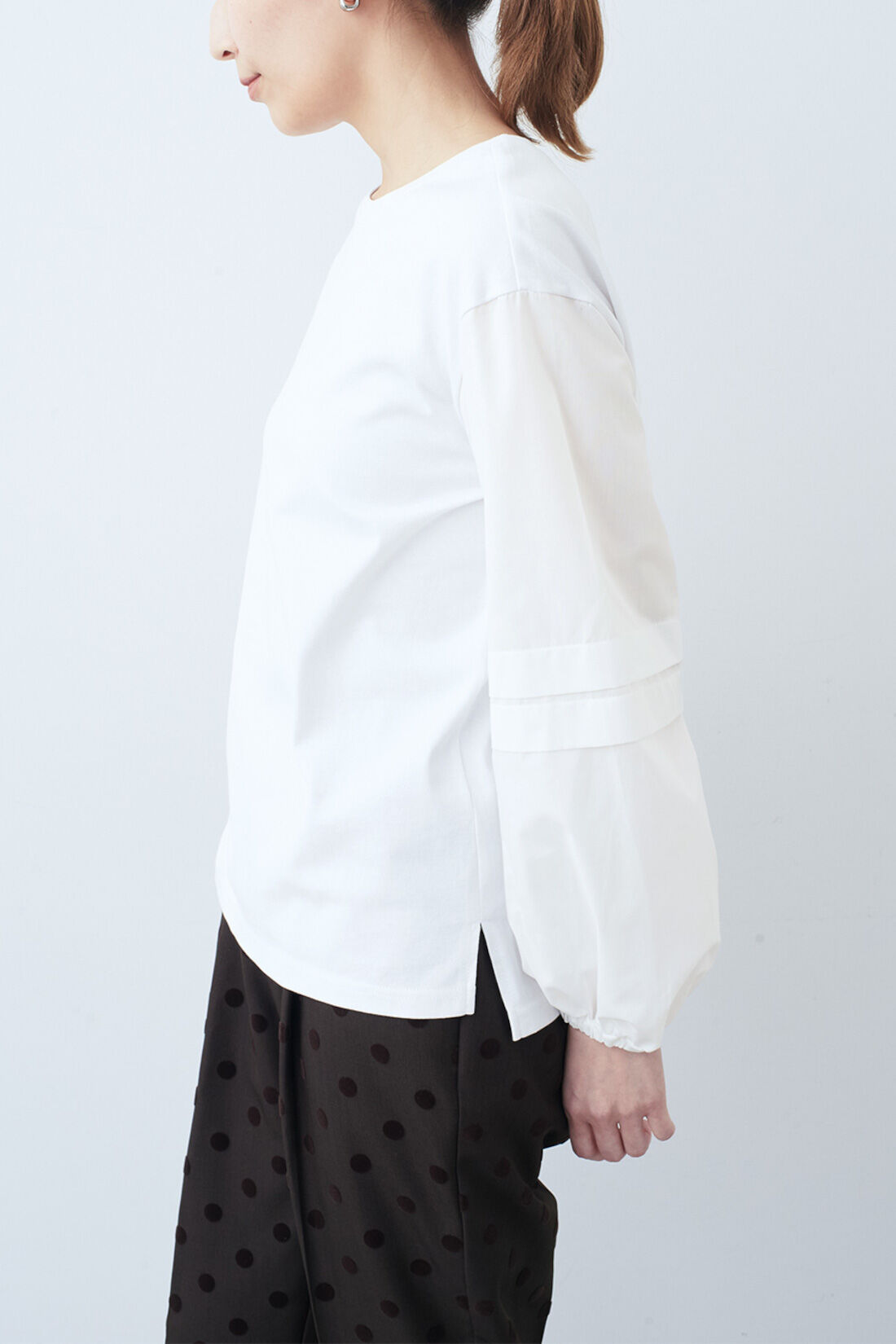 IEDIT|IEDIT[イディット]　袖はブラウス身ごろはカットソー ボリュームスリーブホワイトトップス〈ダブルタックスリーブ〉