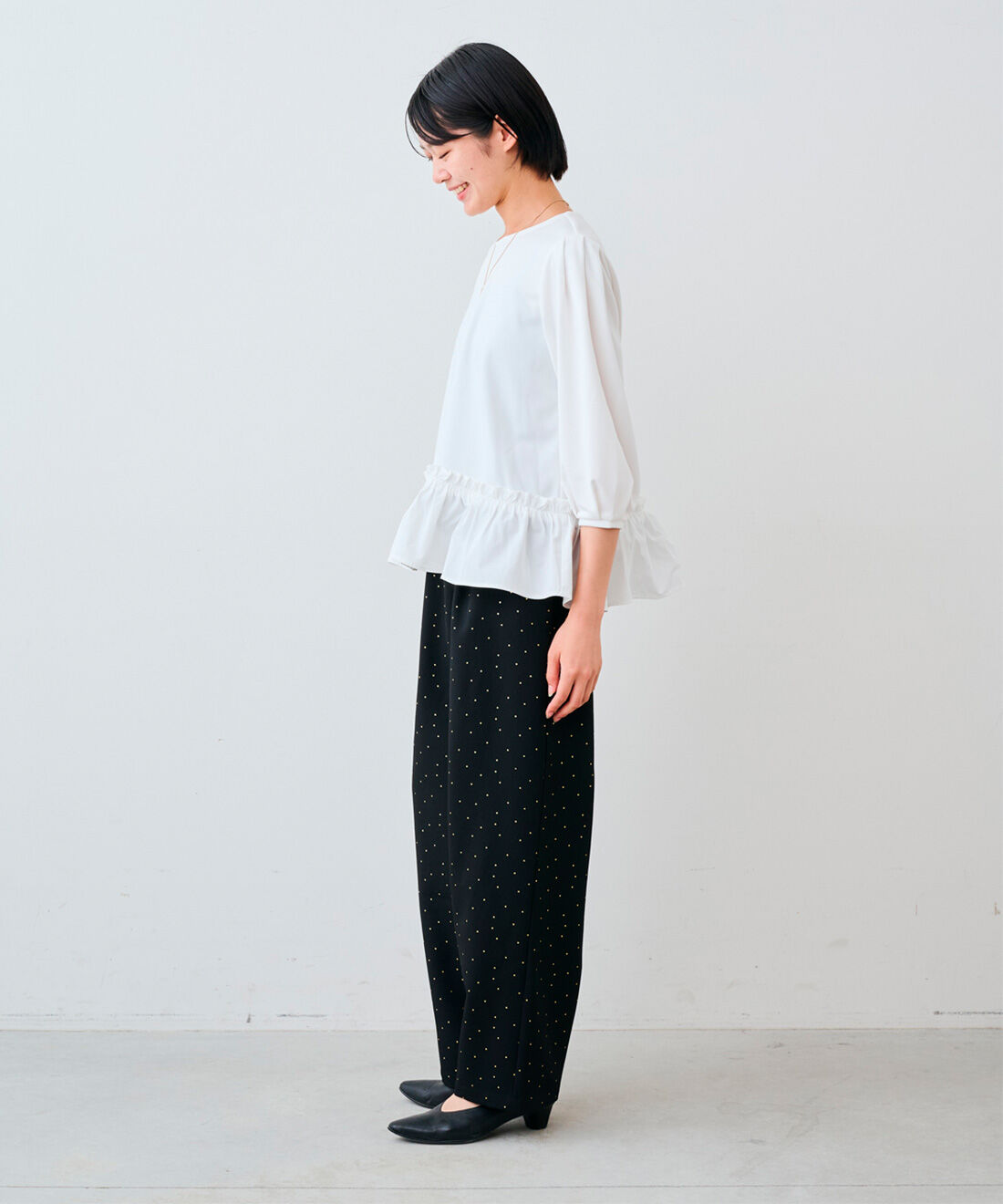 IEDIT|IEDIT[イディット]　コーデ甘く華やぐ フリルヘムトップスの会|モデル身長：163cm　着用サイズ：M