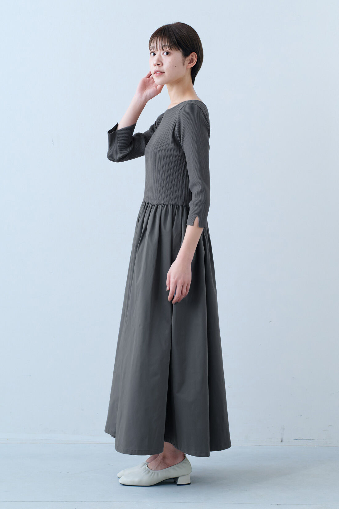 IEDIT|IEDIT[イディット]　シャリ感ニットと撥水スカート ドッキングワンピース|モデル身長：163cm　着用サイズ：M