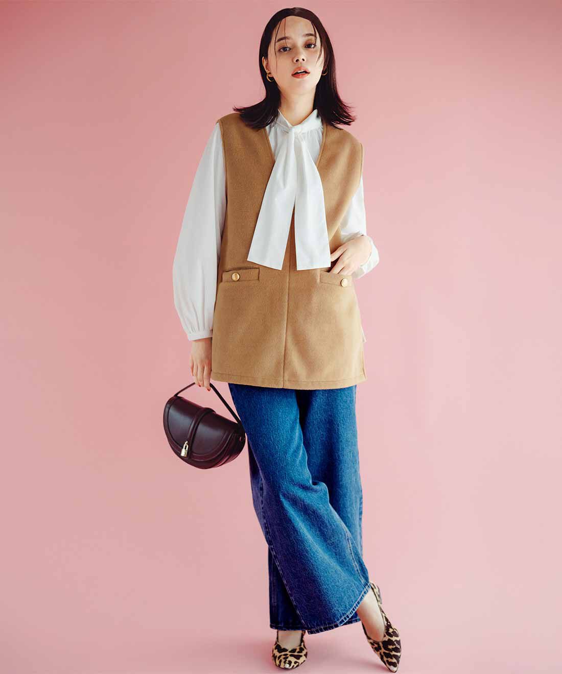 IEDIT|シャギー素材Vネック ミドルベスト〈キャメルブラウン〉のコーディネート