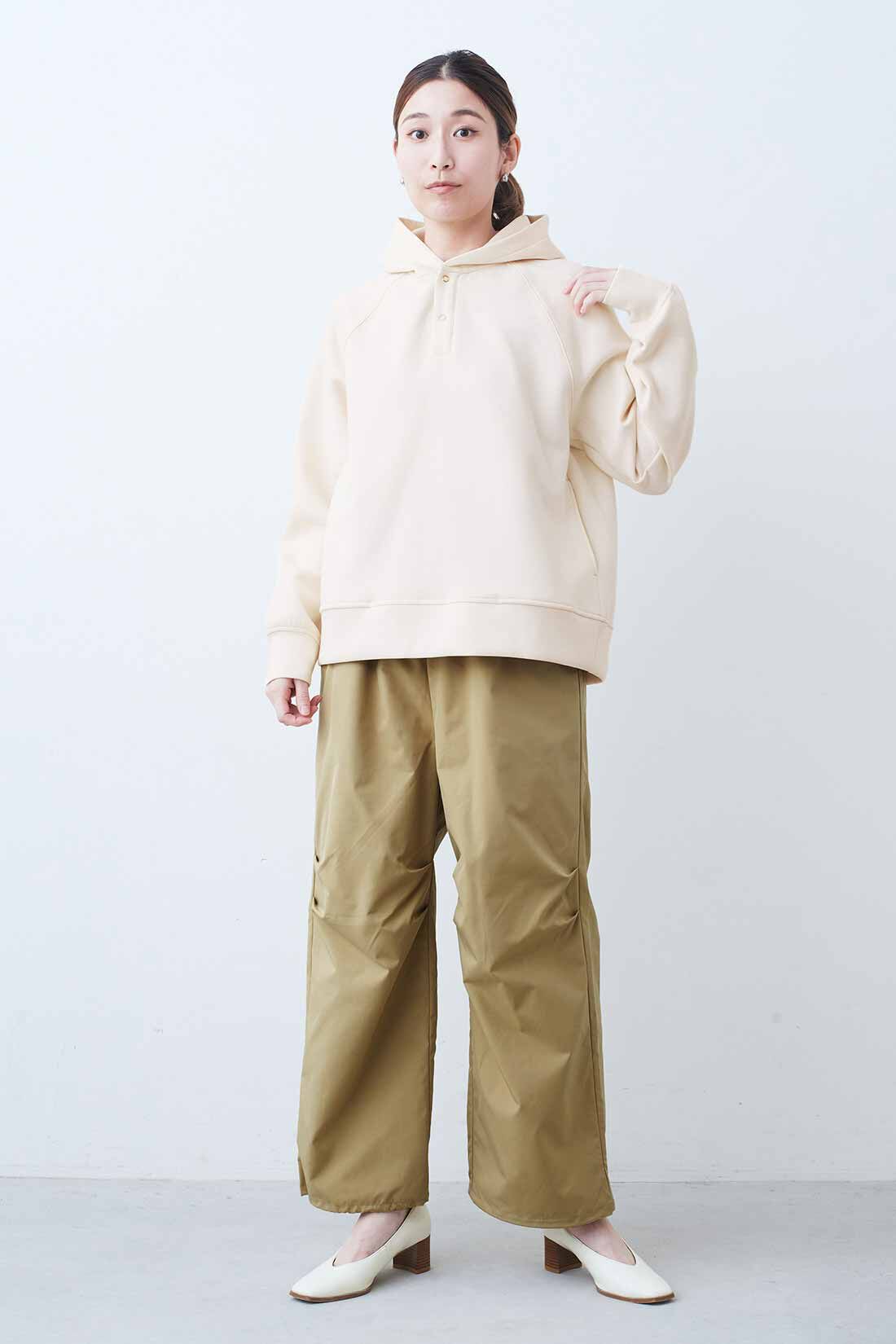 IEDIT|IEDIT[イディット]　小森美穂子さんコラボ 大人パラシュートパンツ〈ベージュ〉|モデル身長：164cm　着用サイズ：M