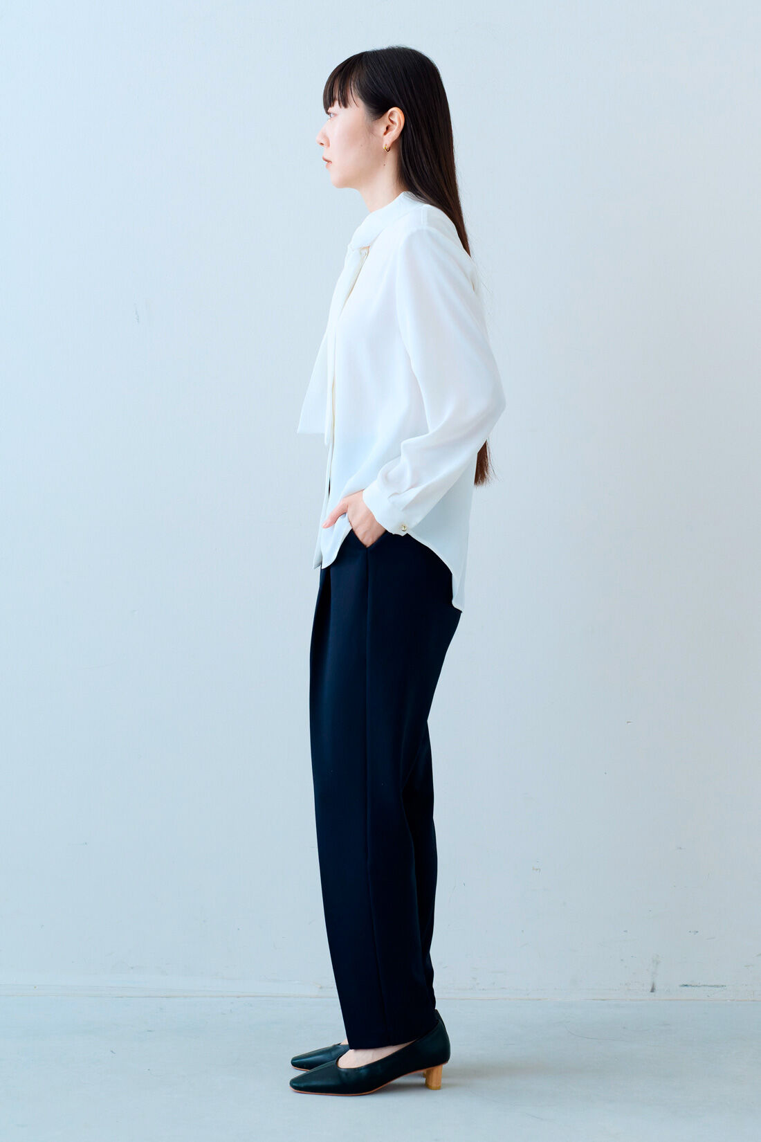 IEDIT|IEDIT[イディット]　シックに着こなすボウタイブラウス|モデル身長：163cm　着用サイズ：M