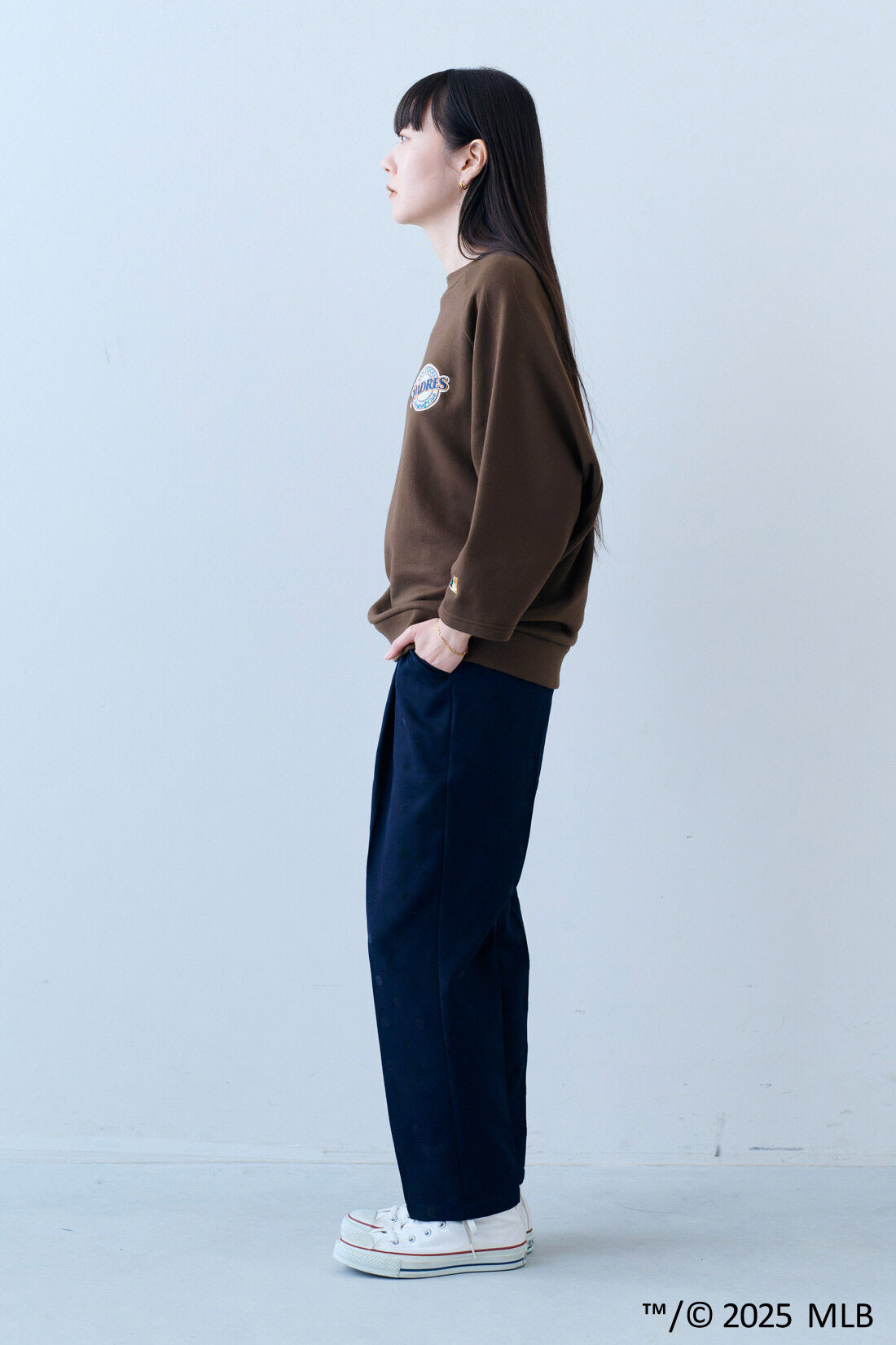 IEDIT|IEDIT[イディット]　フロッキードットプリントのゆるテーパードパンツ|モデル身長：163cm　着用サイズ：M