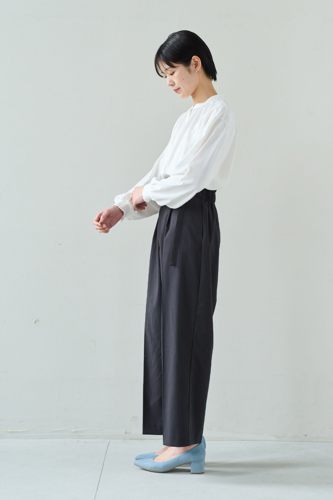 IEDIT|IEDIT[イディット]　大人にちょうどいい ベルト付きハイウエストワイドパンツ|モデル身長：163cm　着用サイズ：M