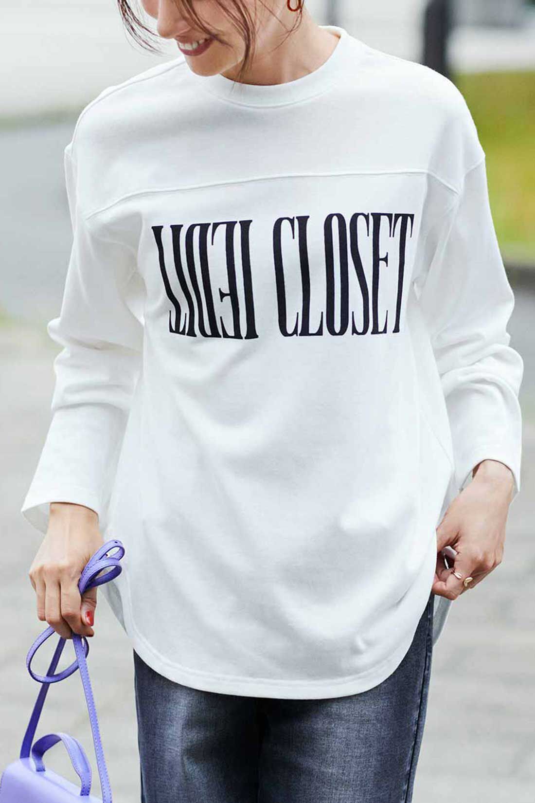 IEDIT|IEDIT[イディット]　モノトーンで大人っぽく着こなせる ロゴデザインフットボールTシャツ〈オフホワイト〉