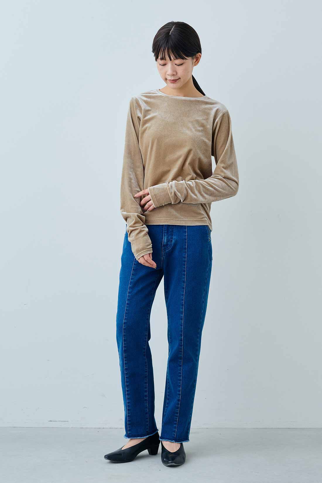 IEDIT|裏微起毛 すっきり細見え ストレート デニムパンツ〈ブルー〉のコーディネート