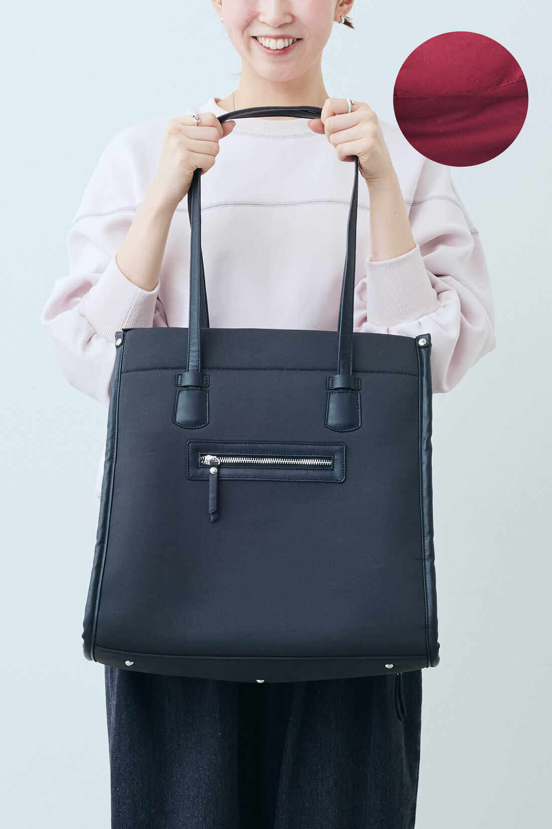 IEDIT|IEDIT[イディット]　ワガママ企画　感激！ライブも観戦も！軽やか素材で大容量　多ポケットで工夫がタップリ　スマートルックトートバッグ【WEB限定】|〈ブラック×クリムゾンレッド〉