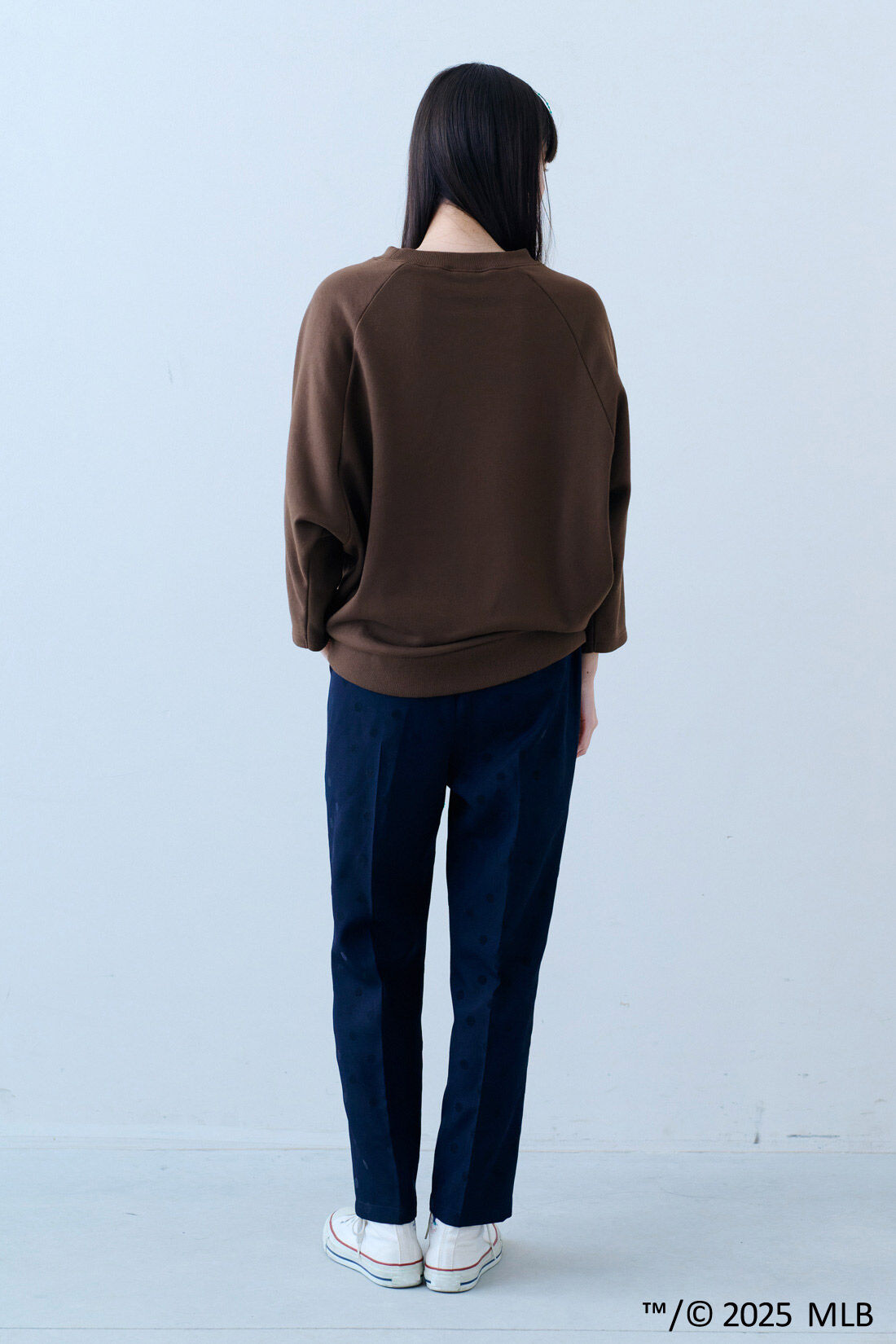 IEDIT|IEDIT[イディット]　フロッキードットプリントのゆるテーパードパンツ|モデル身長：163cm　着用サイズ：M