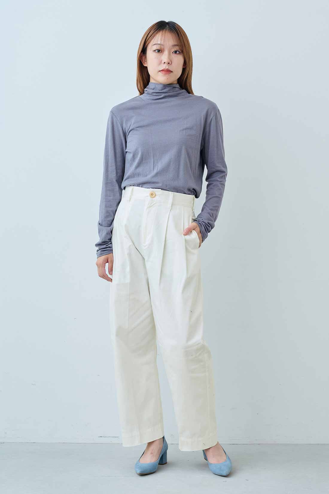 IEDIT|小森美穂子さんコラボ きれいめ チノパン〈オフホワイト〉のコーディネート