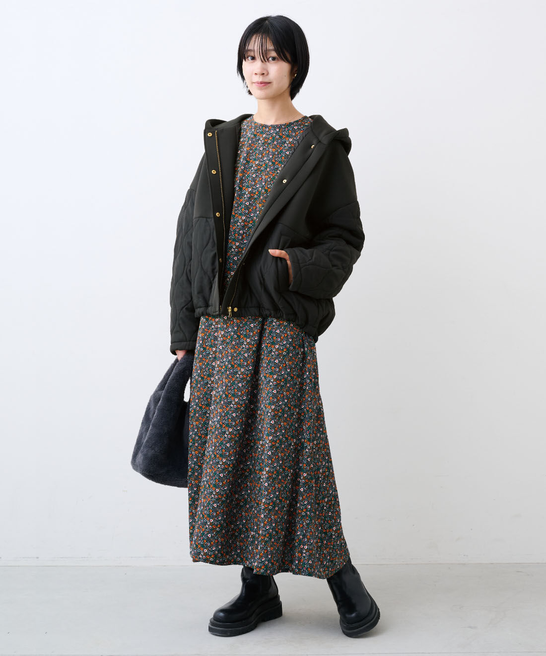 IEDIT|レゾリヴァード×福田麻琴さんプリントワンピース〈ブラック〉と福田さんプリントワンピ〈ブラック〉ＩＥのコーディネート