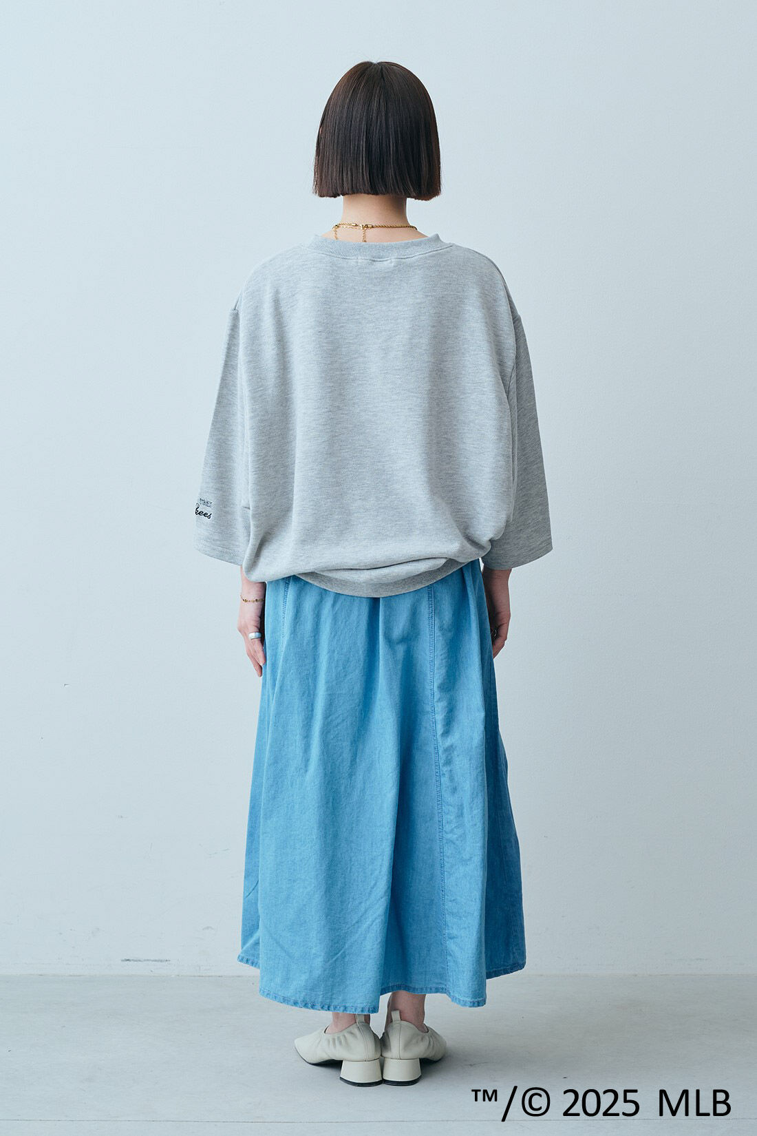 IEDIT|IEDIT[イディット]　オリジナルMLBデザイン モモンガシルエットの八分袖スウェットトップス〈ロサンゼルス・エンゼルス〉|モデル身長：150cm　着用サイズ：S　これは参考画像です。お届けするカラーとは異なります。