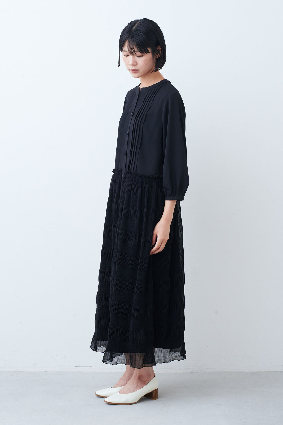 IEDIT|IEDIT[イディット]　ドレスライクな楊柳（ようりゅう）シアードッキングワンピース〈ブラック〉|モデル身長：164cm　着用サイズ：M