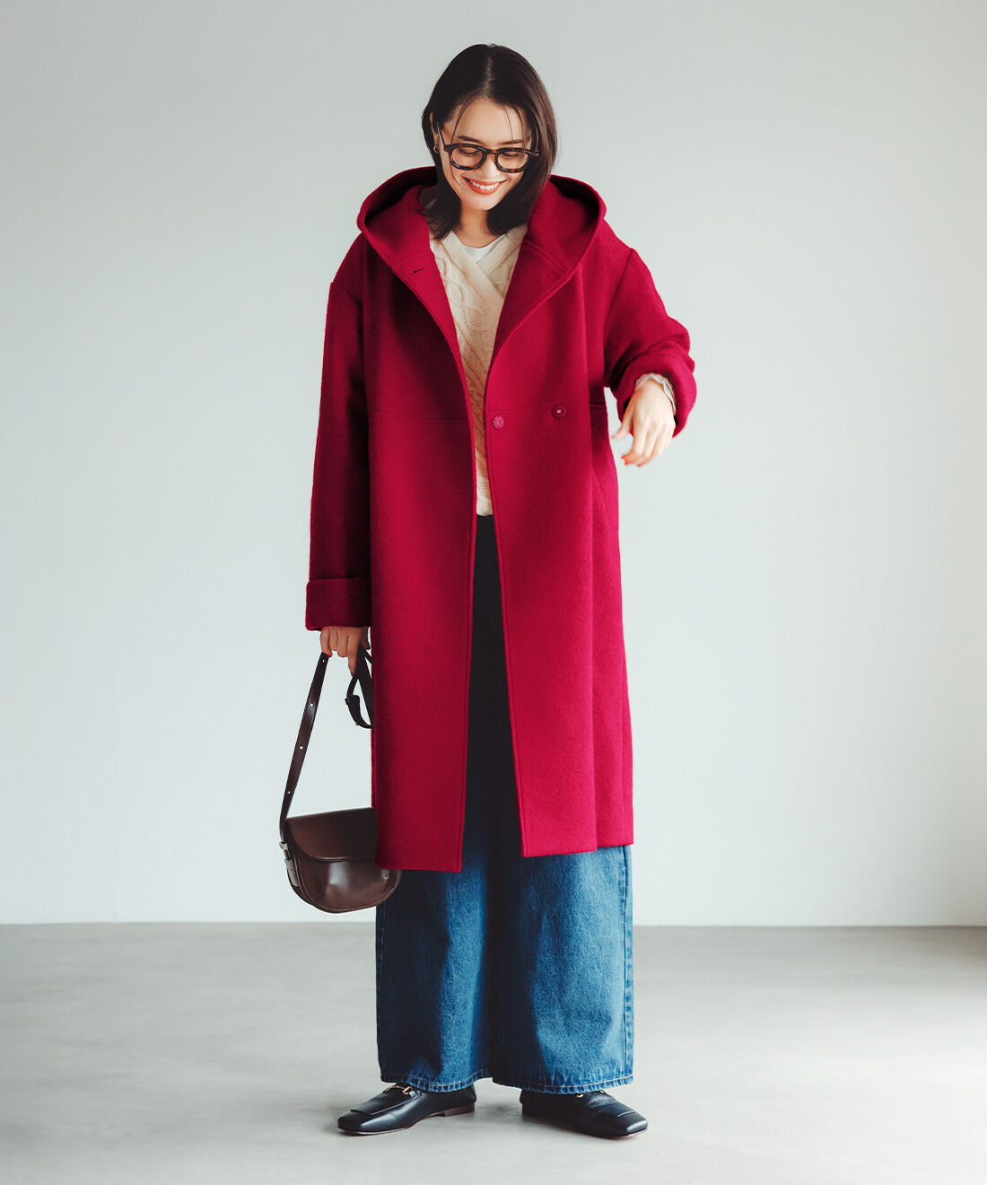 IEDIT|ウール混 スライバー素材 小顔見え フーディー ロングコート 〈レッド〉のコーディネート