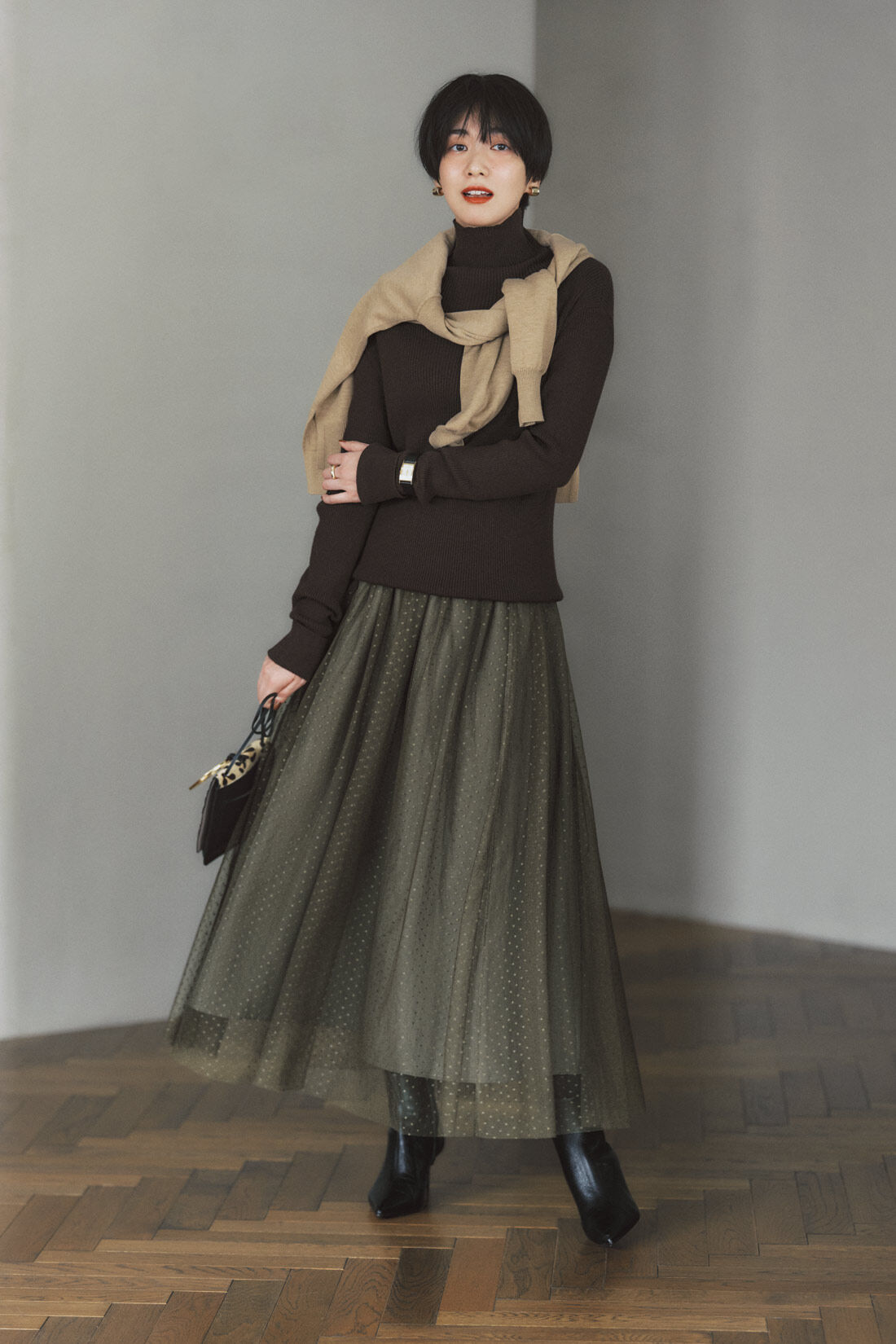 IEDIT|一枚で上品 着映え スカーフ付き ニットプルオーバー〈キャメル〉のコーディネート