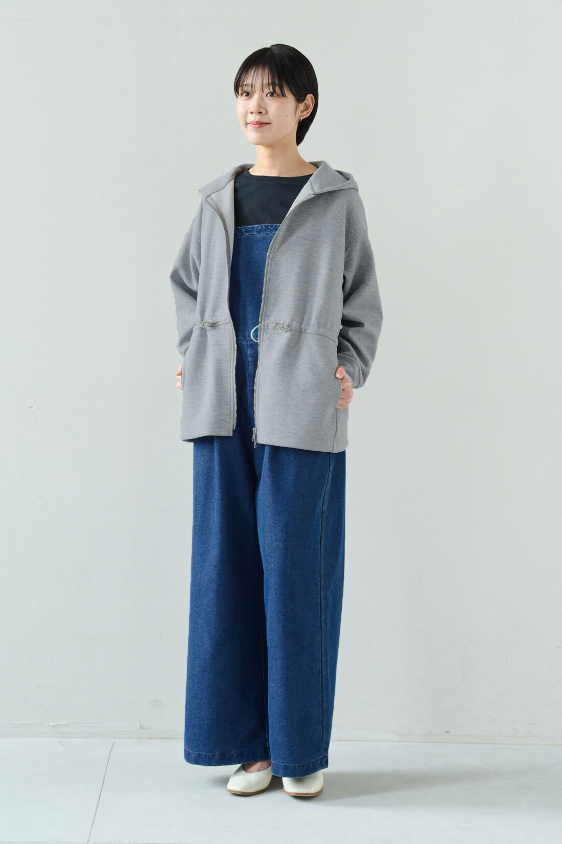IEDIT|IEDIT[イディット]　大人仕様しなやかデニムサロペット〈ブルー〉|モデル身長：163cm　着用サイズ：M