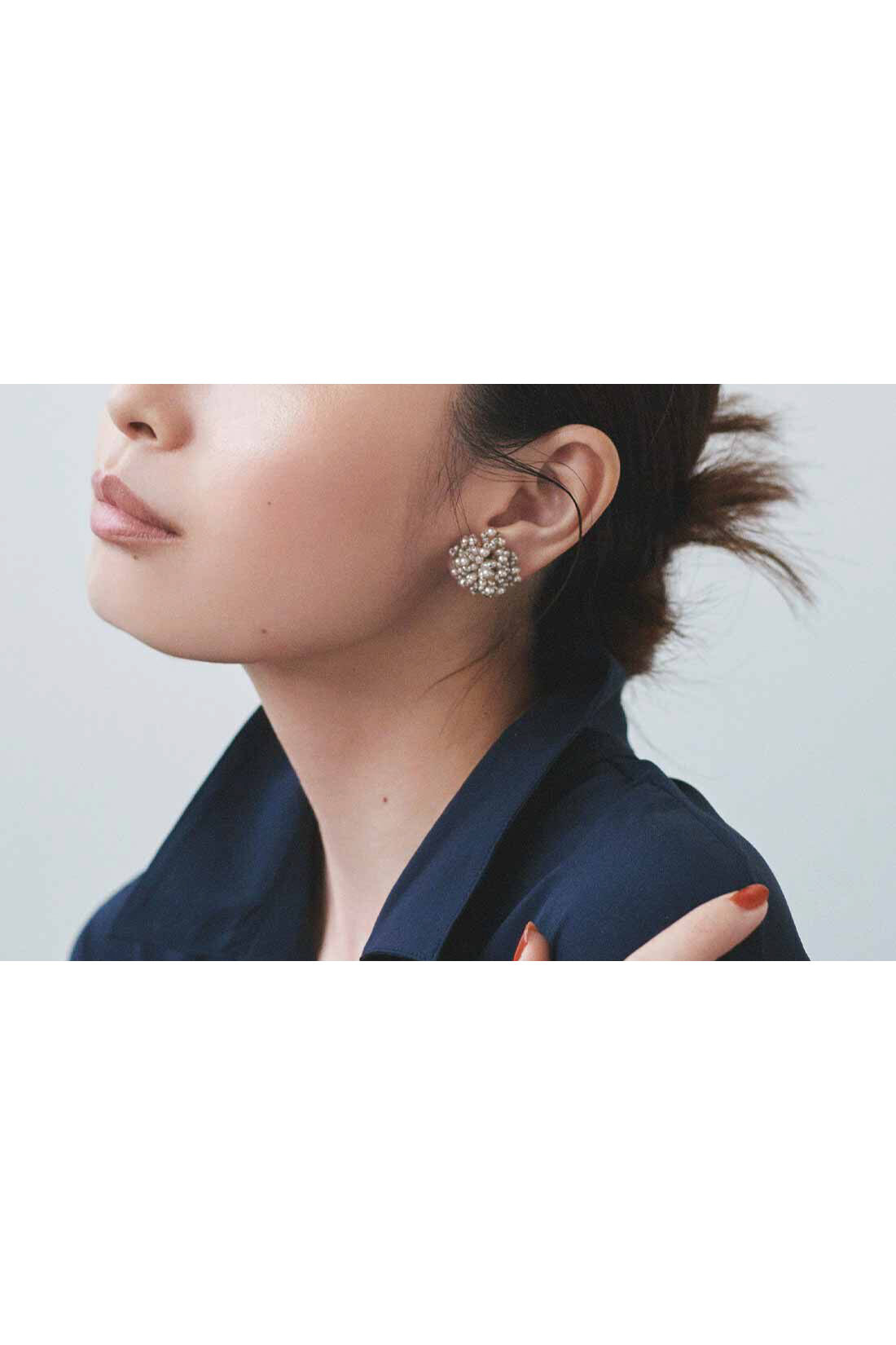 IEDIT|Her smileプロジェクト IEDIT[イディット]　Made in India ヴィンテージライクなパール調ビーズイヤアクセ〈シルバーグレー〉|上品な華やかさで、カジュアルからきれいめスタイルにもマッチ。
