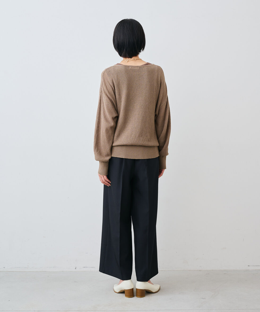 IEDIT［イディット］|IEDIT[イディット]　まるっとカバーして美脚をキープ！ インタックデザインの最愛セミワイドパンツ（WEBサイズ）|モデル身長：163cm　着用サイズ：M
