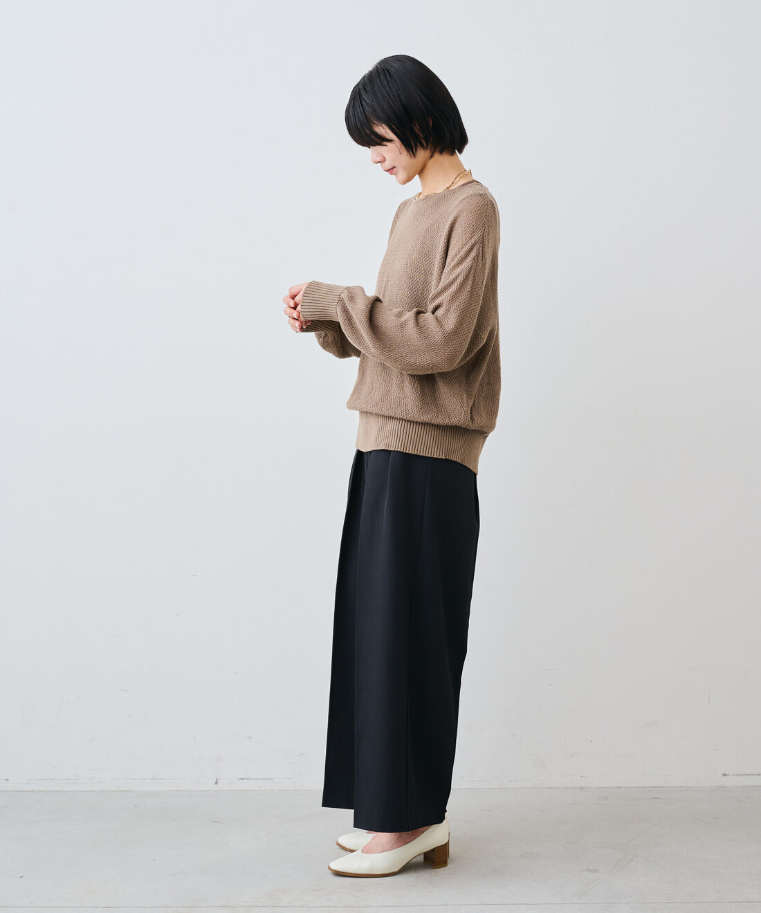 IEDIT［イディット］|IEDIT[イディット]　まるっとカバーして美脚をキープ！ インタックデザインの最愛セミワイドパンツ|モデル身長：163cm　着用サイズ：M