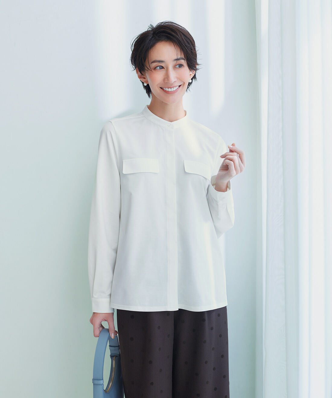 IEDIT|フロッキードットプリントのすっきりワイドパンツ〈ブラウン〉のコーディネート