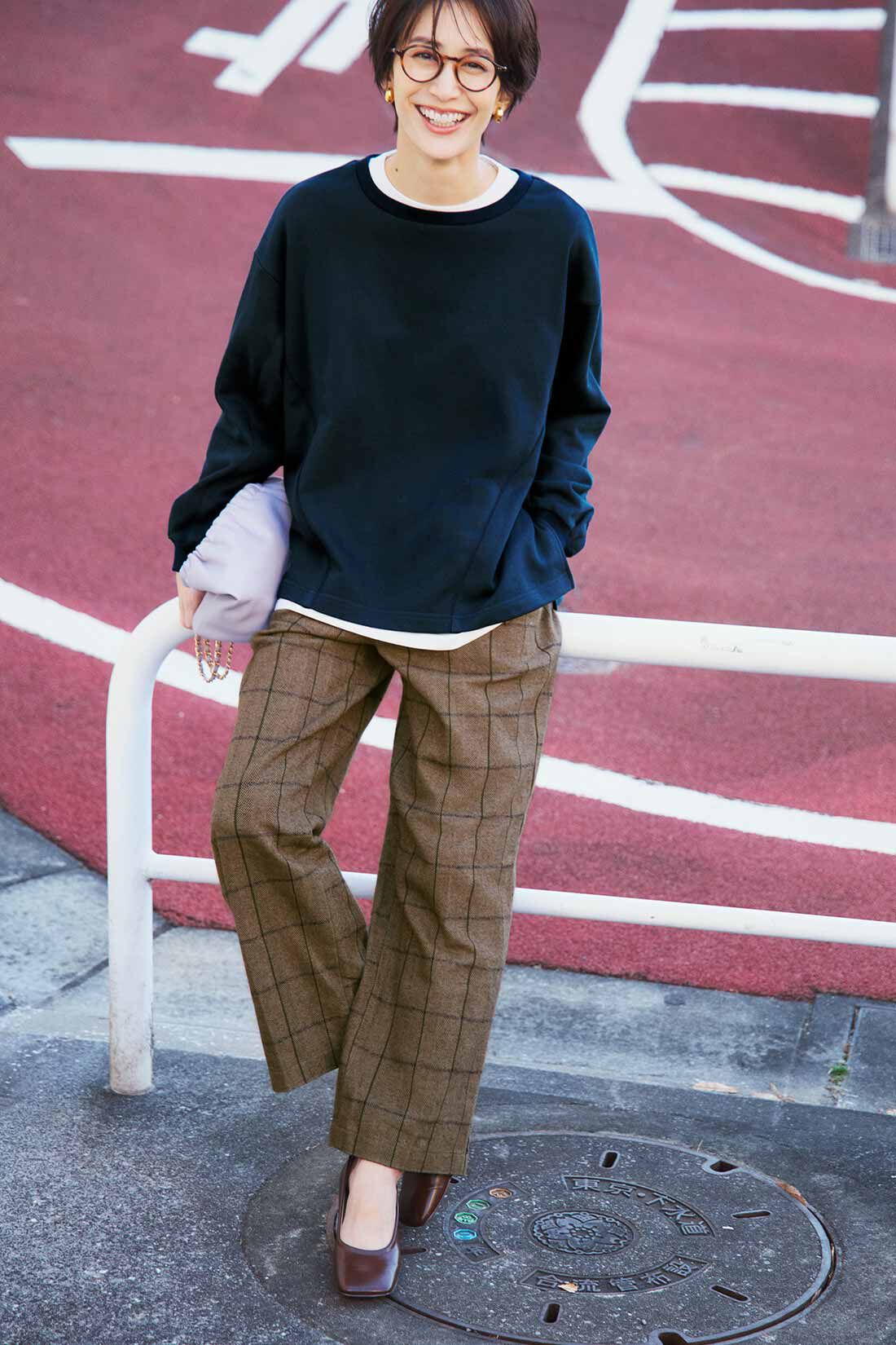 IEDIT|IEDIT[イディット]　白をはさんで顔うつりGOOD！ グログラン遣いスウェットと白Tシャツのインナーチラ見せ重ね着セット