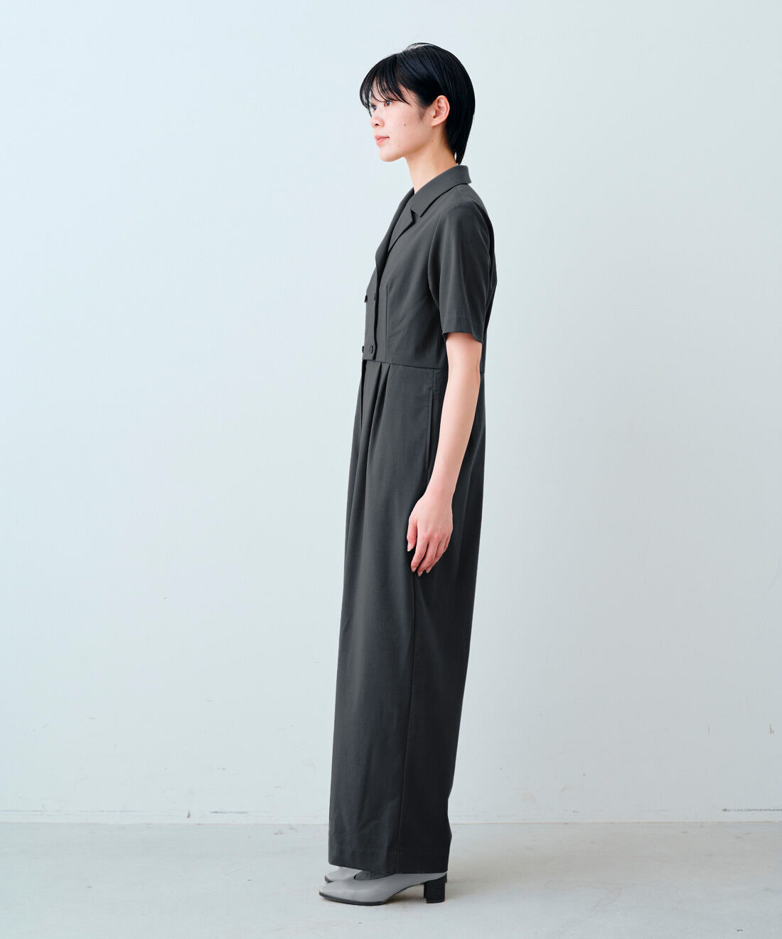 IEDIT|IEDIT[イディット]　シルエット自慢のきれいめマニッシュオールインワン〈グレー〉|モデル身長：163cm　着用サイズ：M