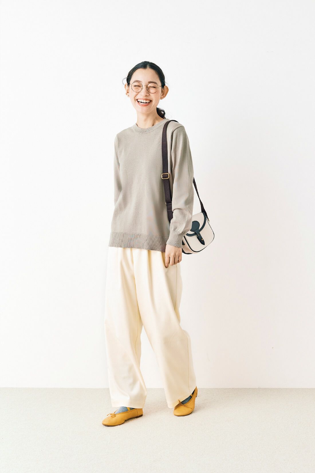 and myera|ａｎｄ　ｍｙｅｒａワイドスラックス〈アイボリー〉のコーディネート