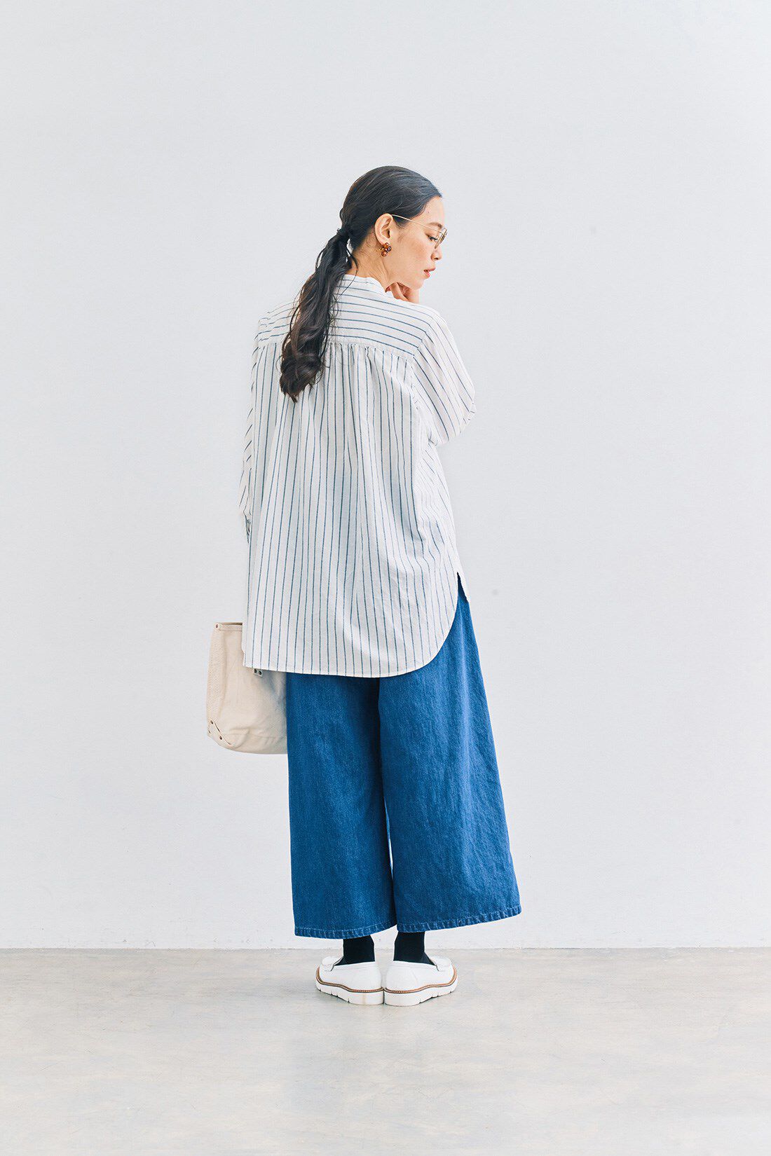 and myera|and myera ストライプなシャツ〈白〉