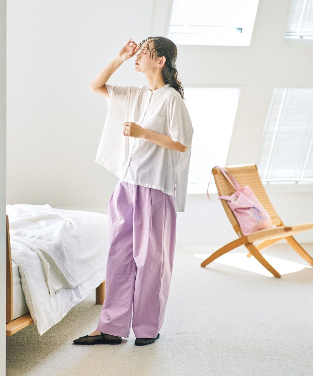 and myera|and myera ドロップドフレンチスリーブシャツ〈白〉