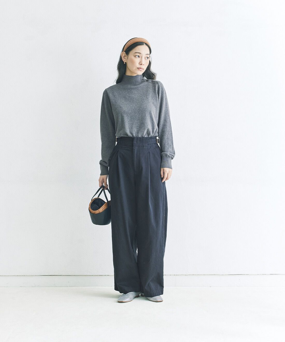 and myera［アンドマイラ］|ブラック ハイウエスト パンツ ブラックのコーディネート