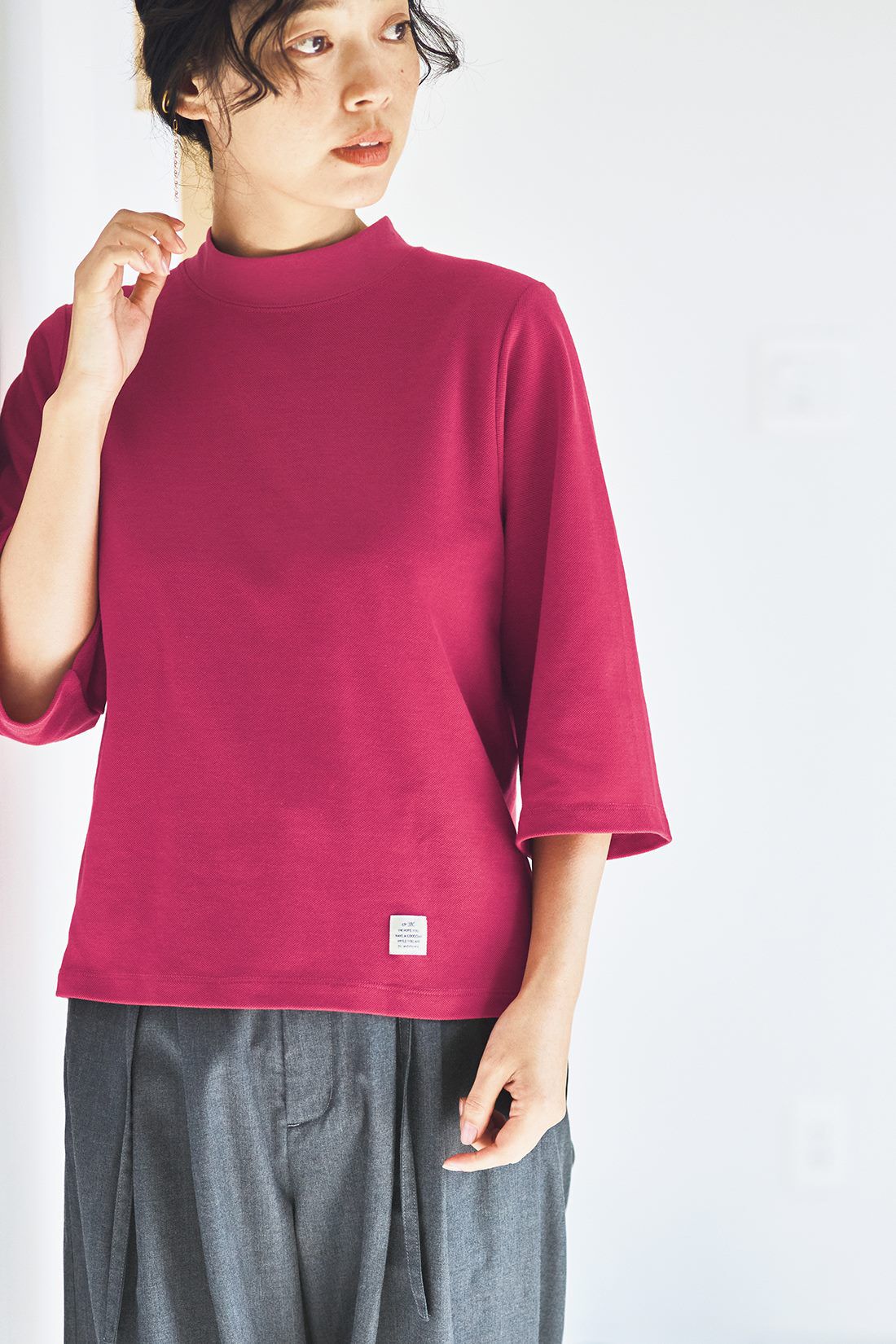 and myera［アンドマイラ］|and myera ちょっぴりコンパクトなハイネックTシャツの会