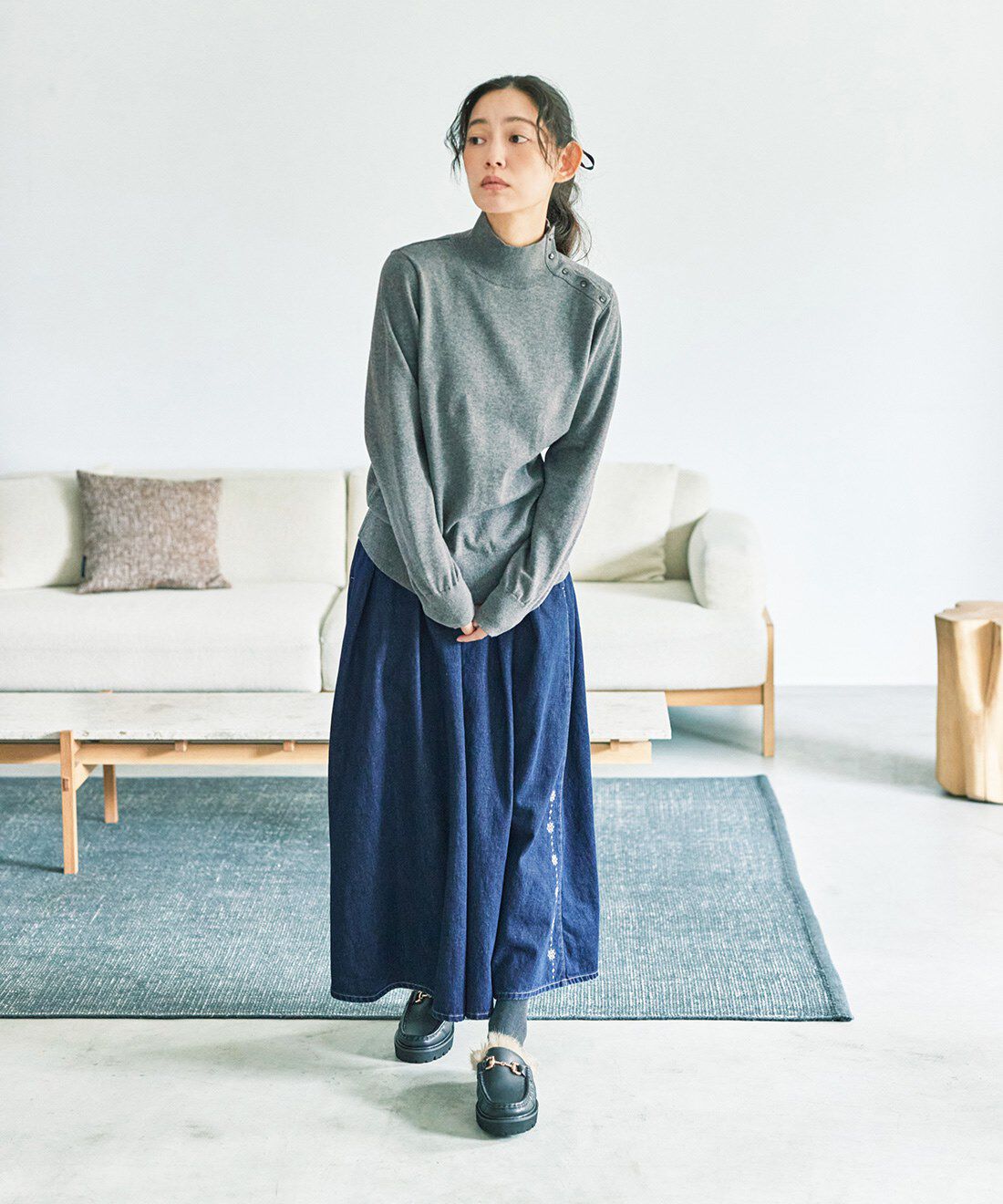 and myera［アンドマイラ］|デニム ボリューム スカート ネイビーのコーディネート