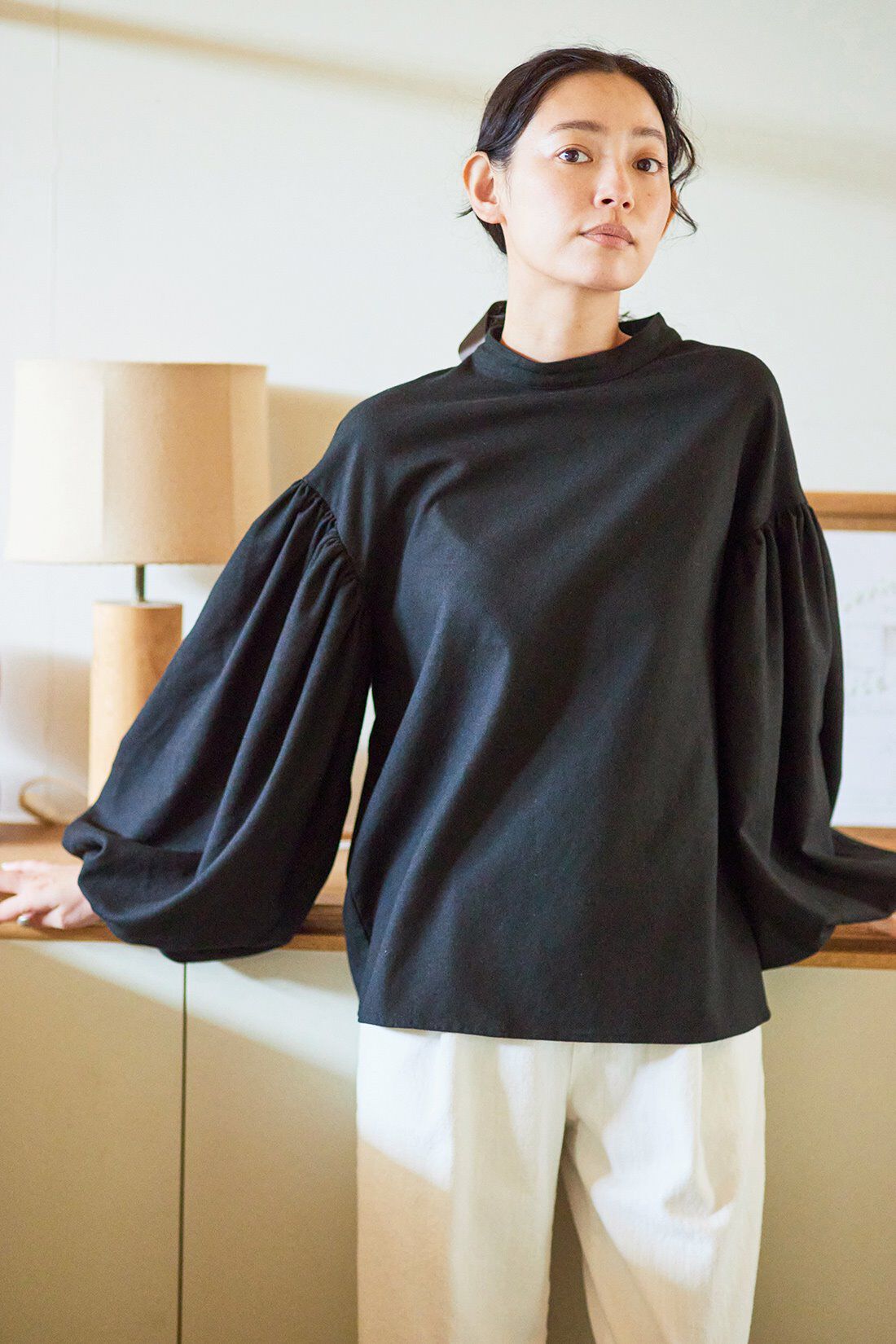 and myera|and myera ボリュームスリーブトップス〈黒〉