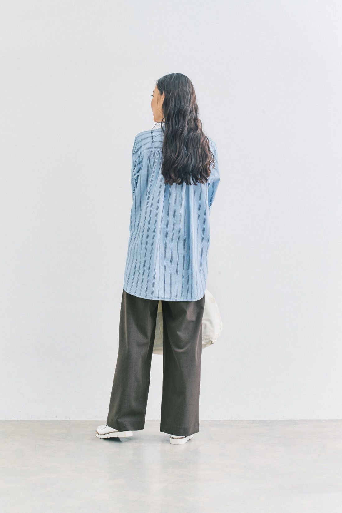 and myera|and myera ストライプなシャツ〈水色〉
