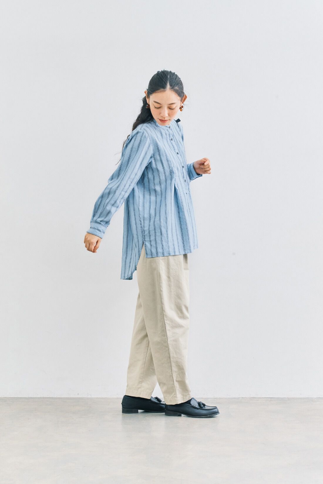 and myera|and myera ストライプなシャツ〈水色〉