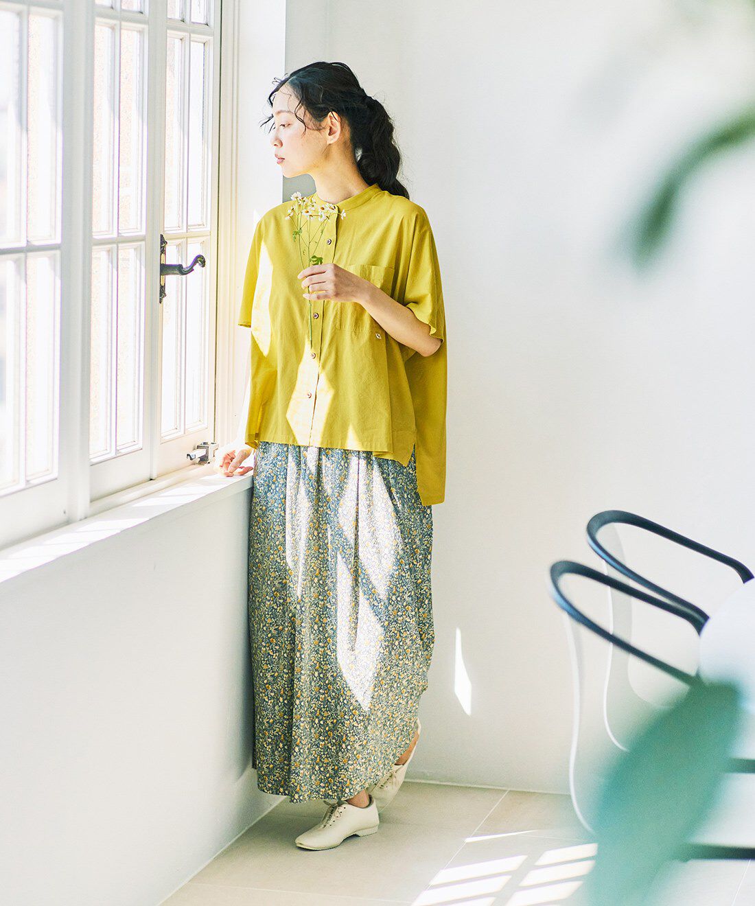 and myera|and myera ドロップドフレンチスリーブシャツ〈黄色〉