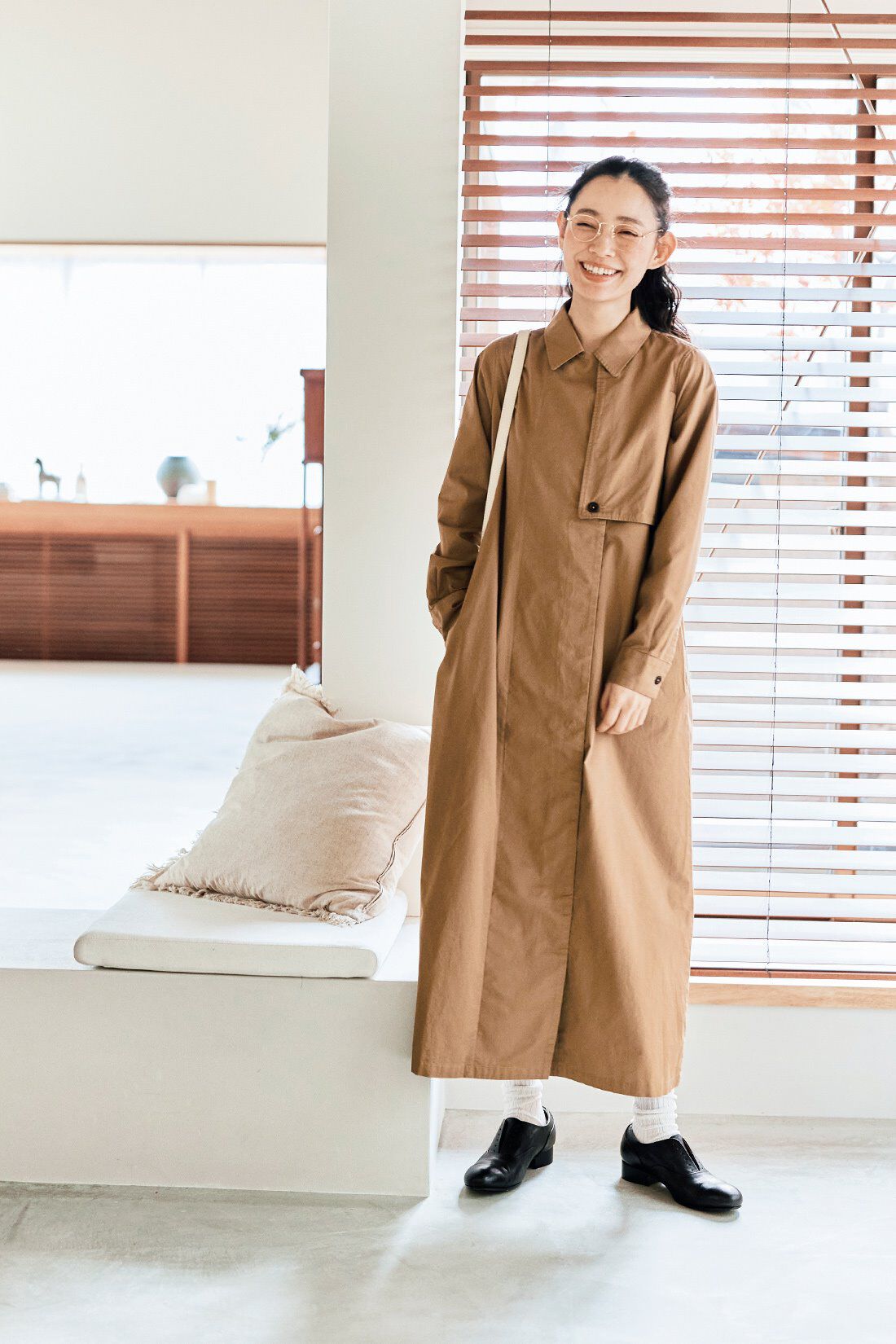 and myera|and myera トレンチコートワンピース〈ベージュ〉